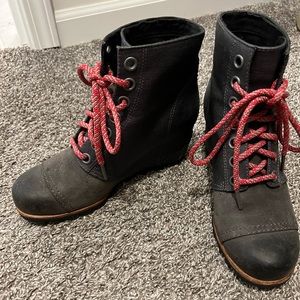 Women Sorel Joan of Artic Wedge Boot size 8.5